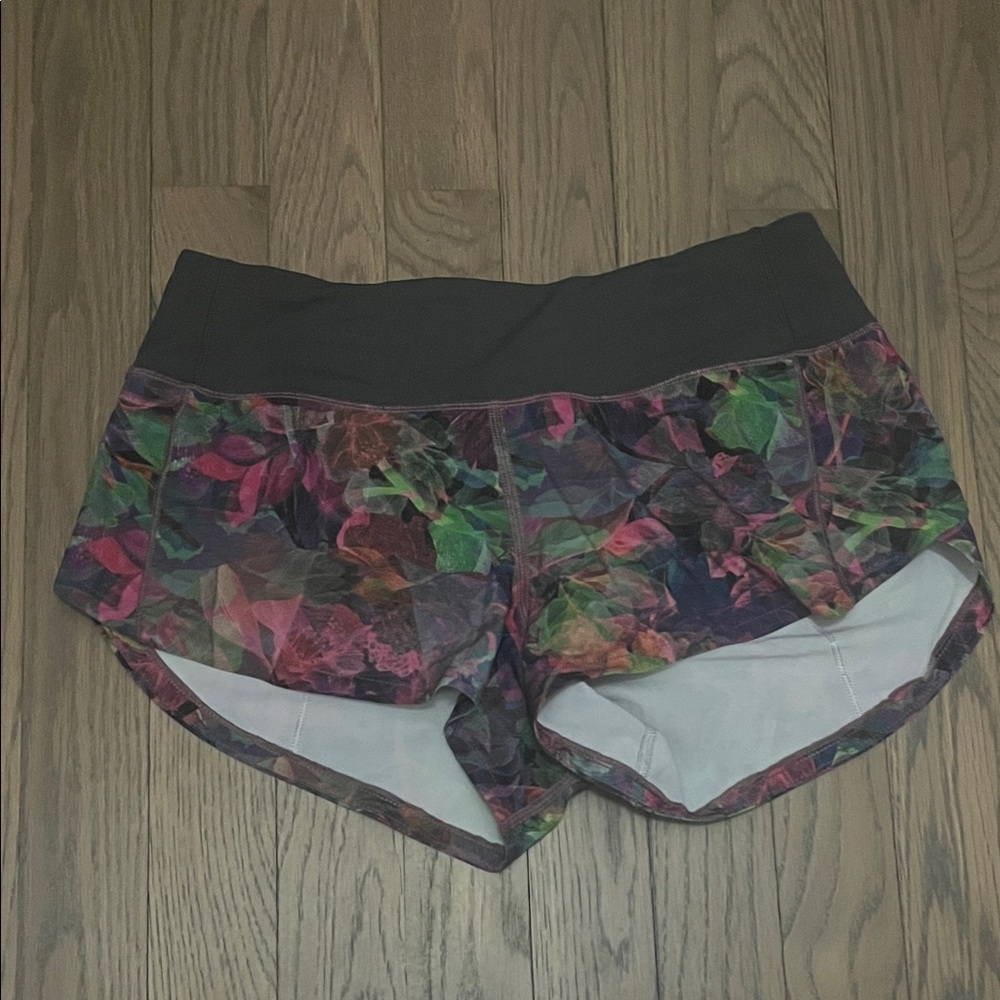 Lululemon Floral Speed Up 2.5” Shorts Low Rise
